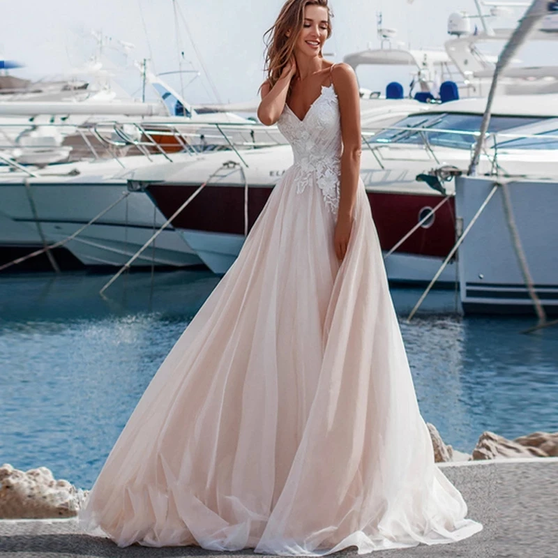 

Модные пляжные свадебные платья на бретелях-спагетти, платье невесты с открытой спиной и аппликацией по индивидуальному заказу, платье с от...