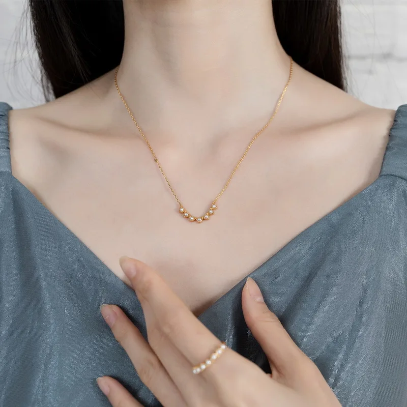 

Maple Leaf Shell Bead Necklace 210330-10