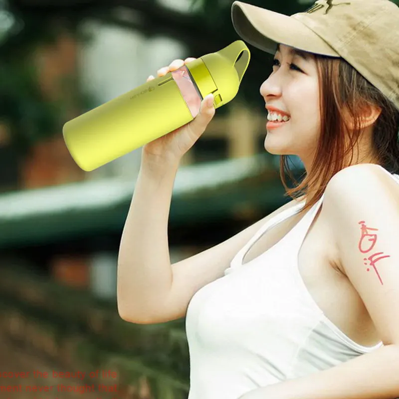Высокое качество стеклянная Спортивная бутылка для воды с фруктами на открытом
