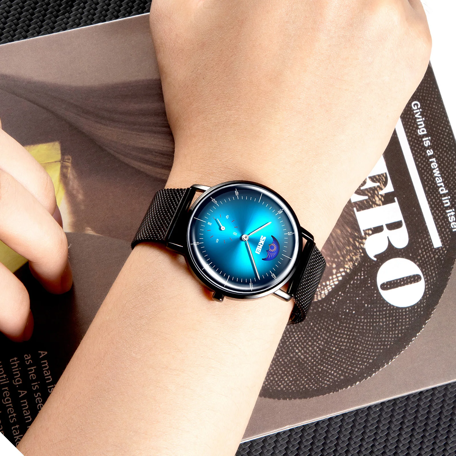 

SKMEI Original Brand Fashion Men Quartz Wristwatch Business Women Party Dress Bracelet New Creative Moon Phase Display reloj
