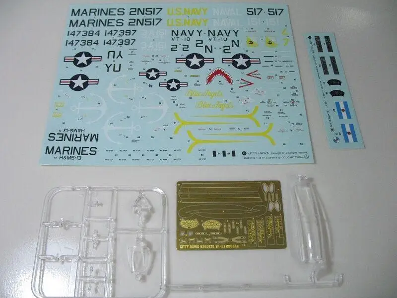 Kitty Hawk KH80129 1/48 Grumman TF-9J (F9F-8T) Cougar Модель Kit |