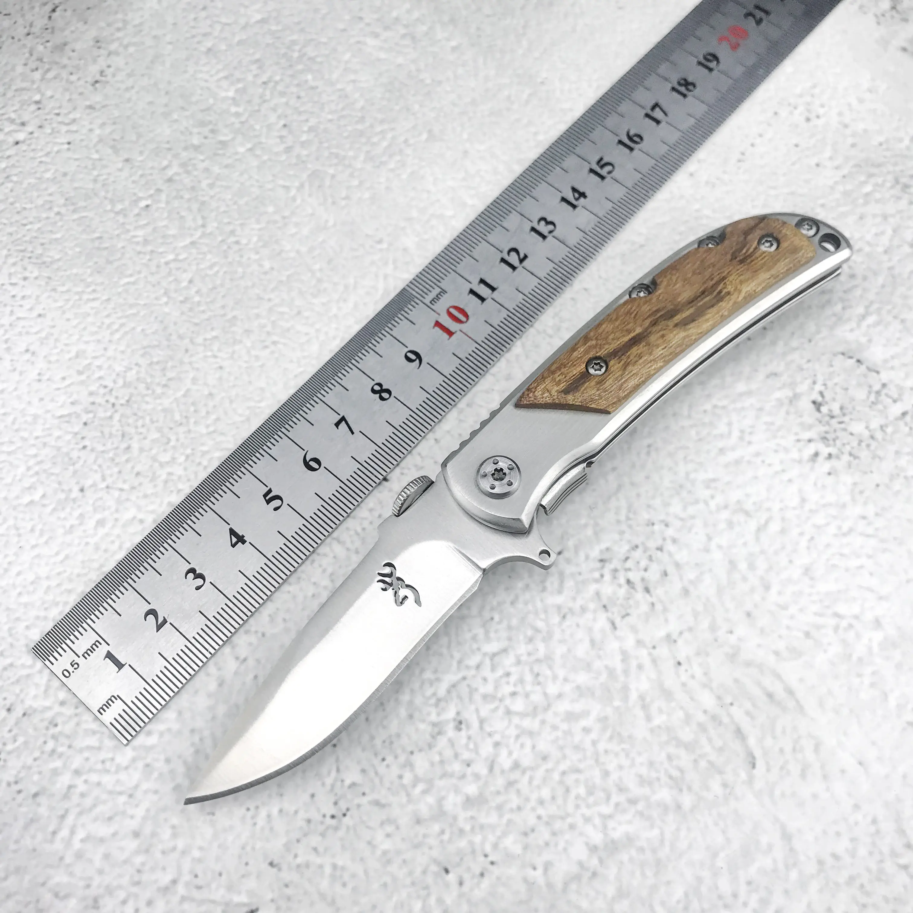 

Browning 338 Pocket Folding knife,Good qulity Wooden handle 440C Blade folding Knives,Outdoor Camping Folding Knives,edc tools