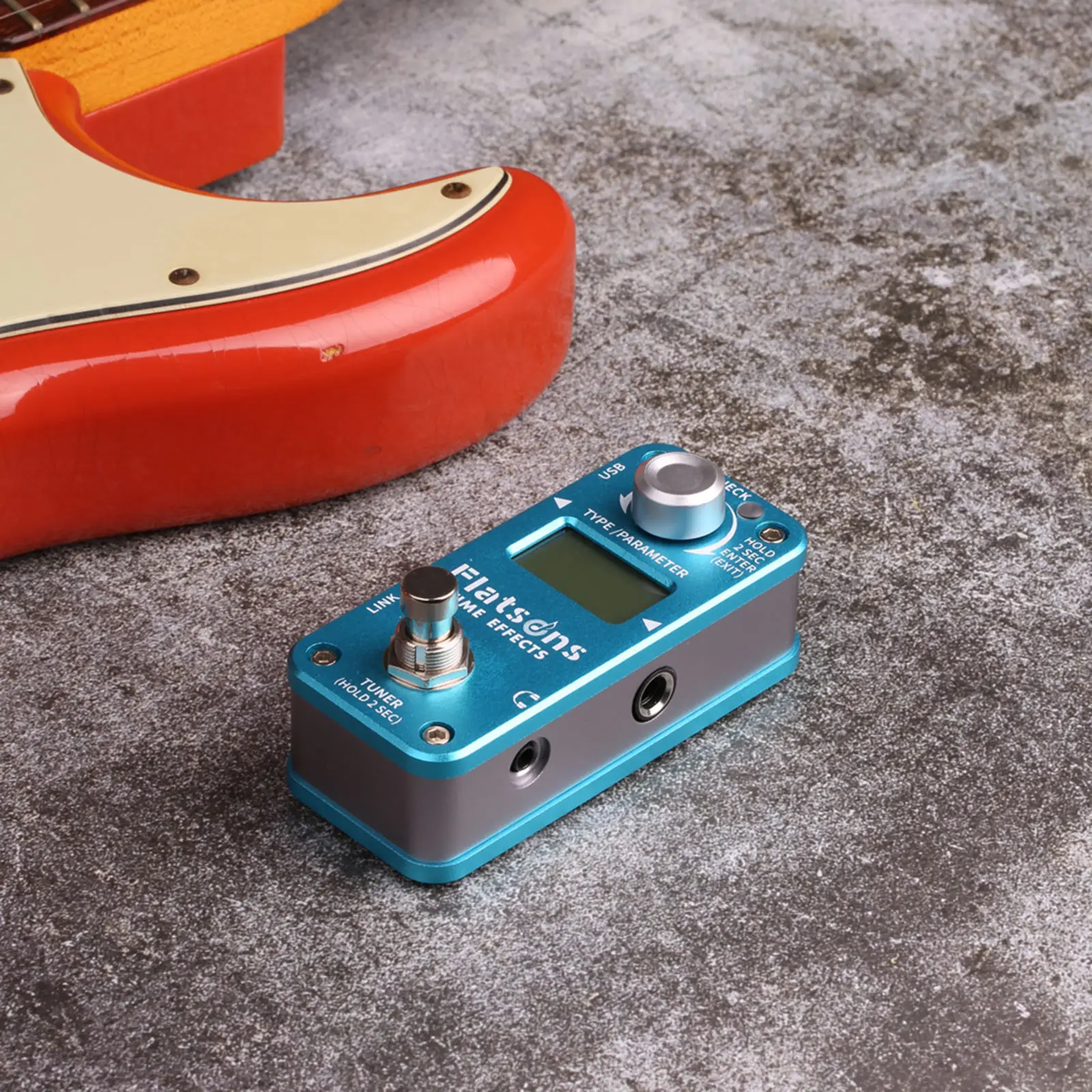 

Portable Guitar Effect Pedal Hardware Pass-Through with Tuning Function