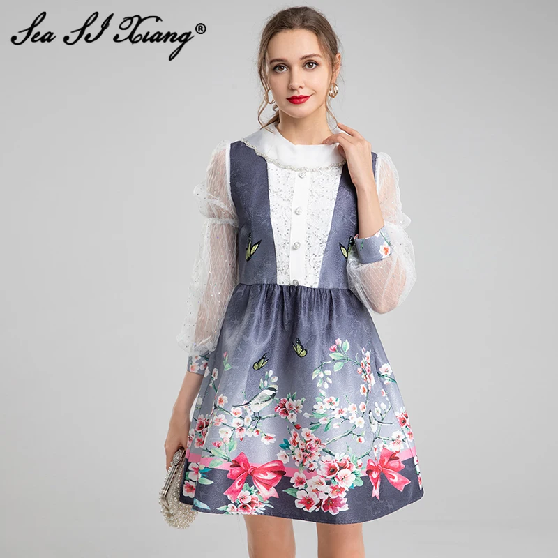 

Женское осеннее короткое платье с круглым вырезом и цветочным принтом