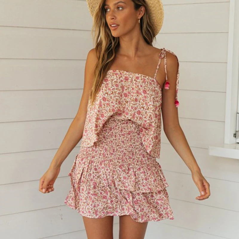 Комплект из двух предметов короткий топ с цветочным рисунком и гофрированная