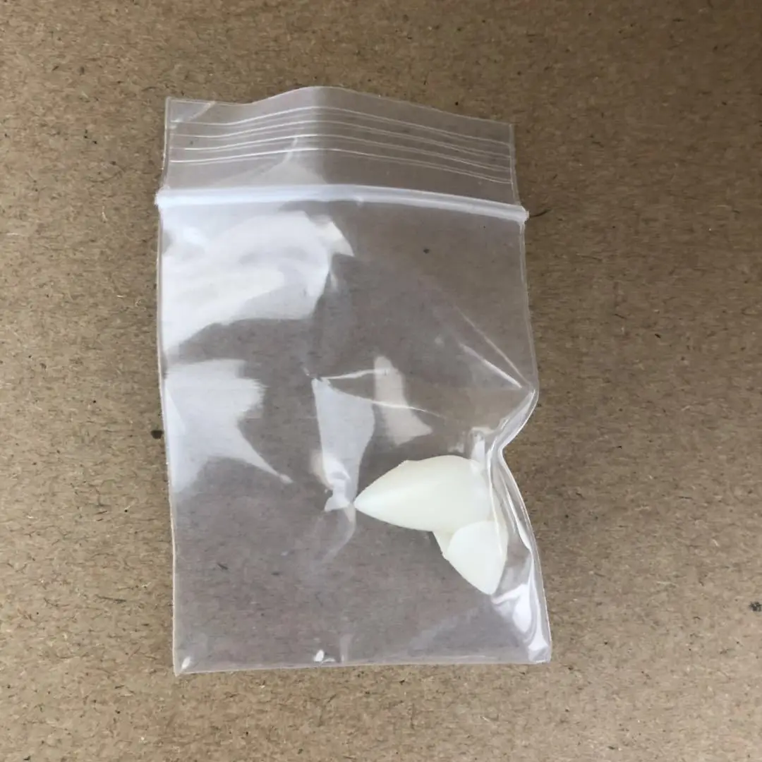 Payne 2 шт. Косплей Хэллоуин протезы Зомби Призрак Демон оборотень зубы в коробке