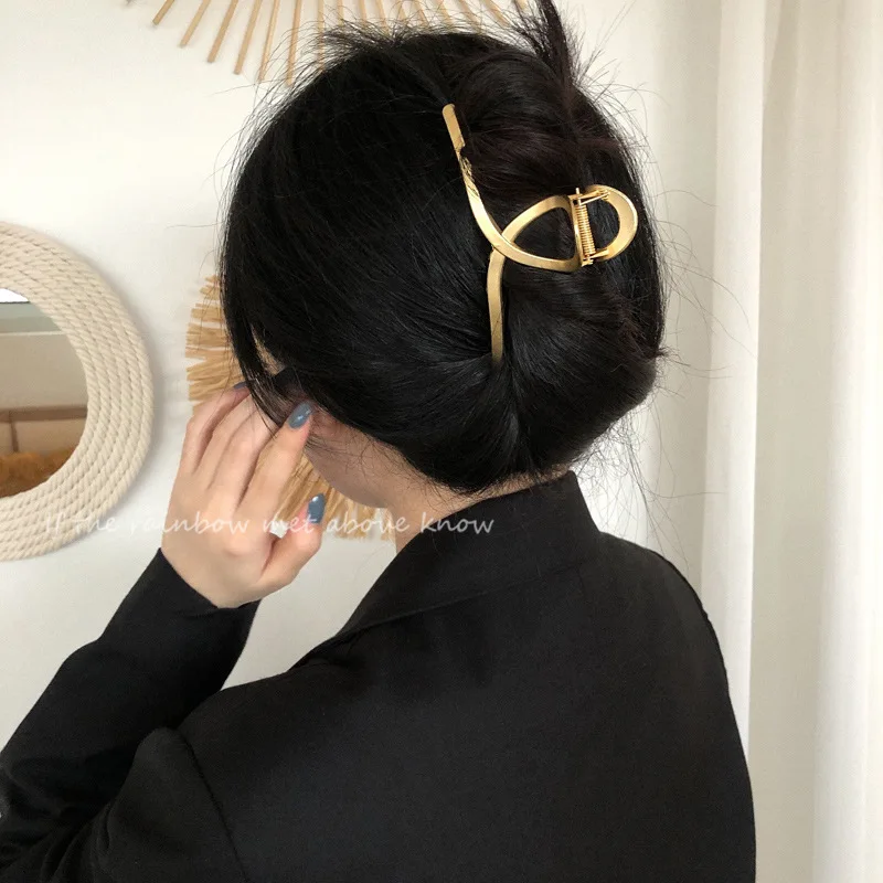 

Women Barrettes Headwear Fashion Geometric Pearls Hair Clips For Cute Girls Barrettes Big Size Acrylic Hair accessories Bowknot