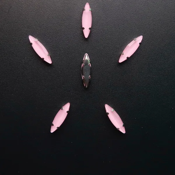 A25 Pink Серебряная цепь коготь настройки 50 шт./упак. 4*15 мм желейные конфеты стекло с украшением в виде кристаллов Наветт Маркиза Форма пришить стразы кристаллы одежды «сделай сам» - Цвет: A25 Pink