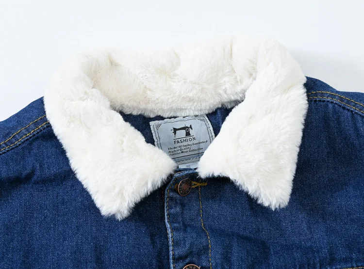 Модная плюшевая утепленная джинсовая куртка женская зимняя из овечьей шерсти
