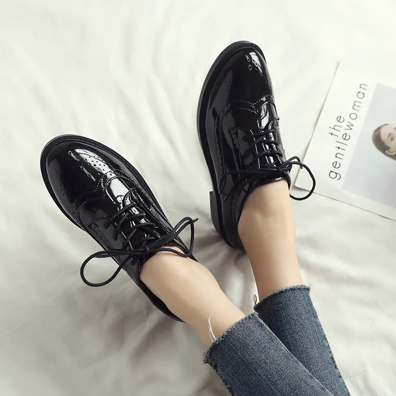 2021 Ins броги с резными узорами женские кроссовки на низком каблуке Зимние плюшевые