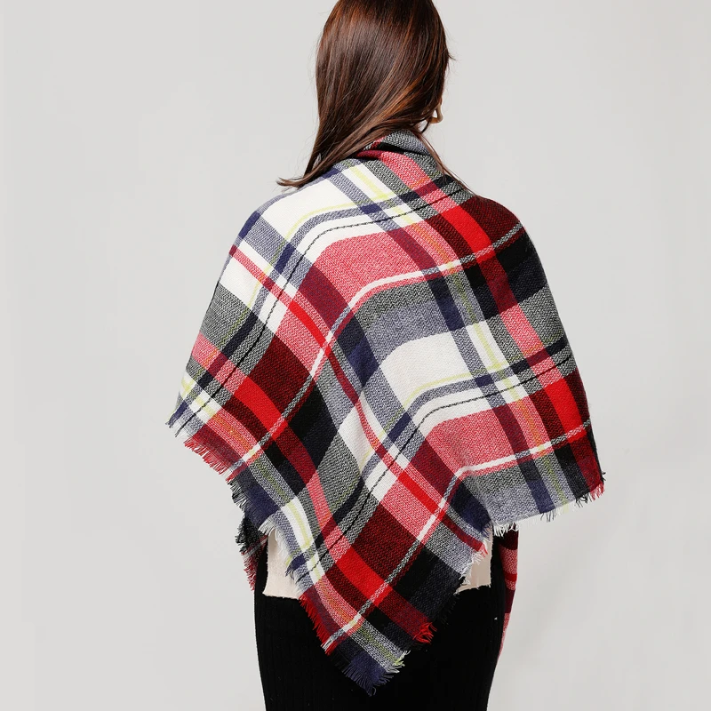 Женский вязаный шарф двойного назначения на весну и зиму клетчатые теплые