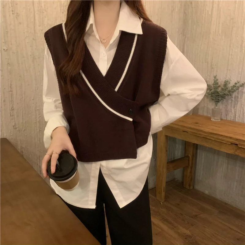 Fall 2021 Korean Style Design V-collar Contrast Color Loose Knitted Outer Wear Vest Women Fashion Rac |