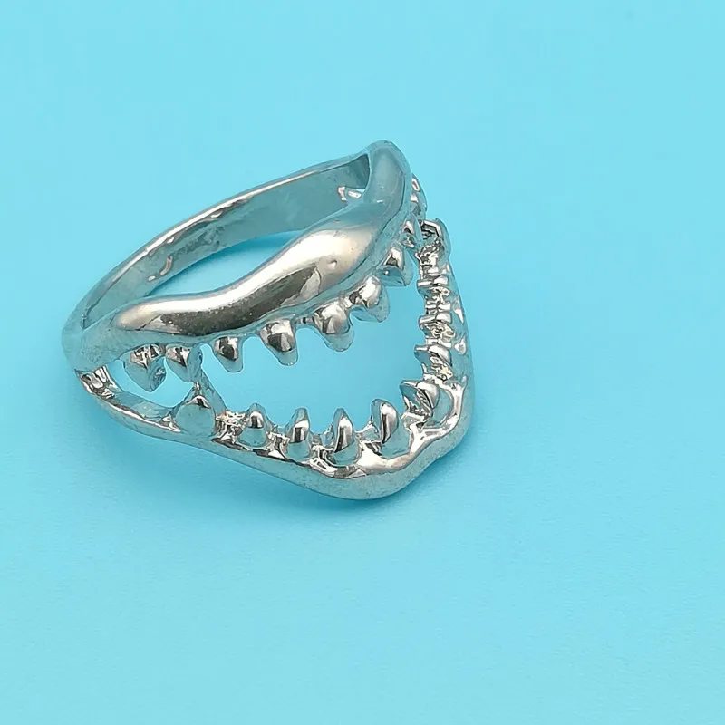 

Bohemian Vintage Shark Tooth Rings for Men Women Hell Demon Mouth Finger Chic Goth Punk Fancy Dress Ring Jewelry Gift Retro