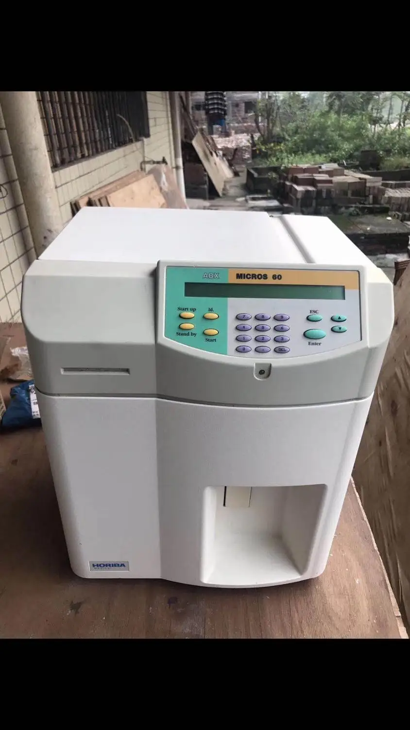 Используется Horiba ABX Micros 60 гематологический анализатор сделано в 2011 году очень