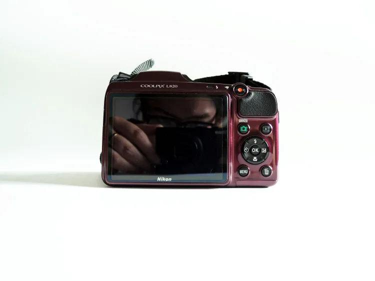 Бывшая в употреблении цифровая камера Nikon COOLPIX L820 16 MP CMOS с зум объективом 30x и видео