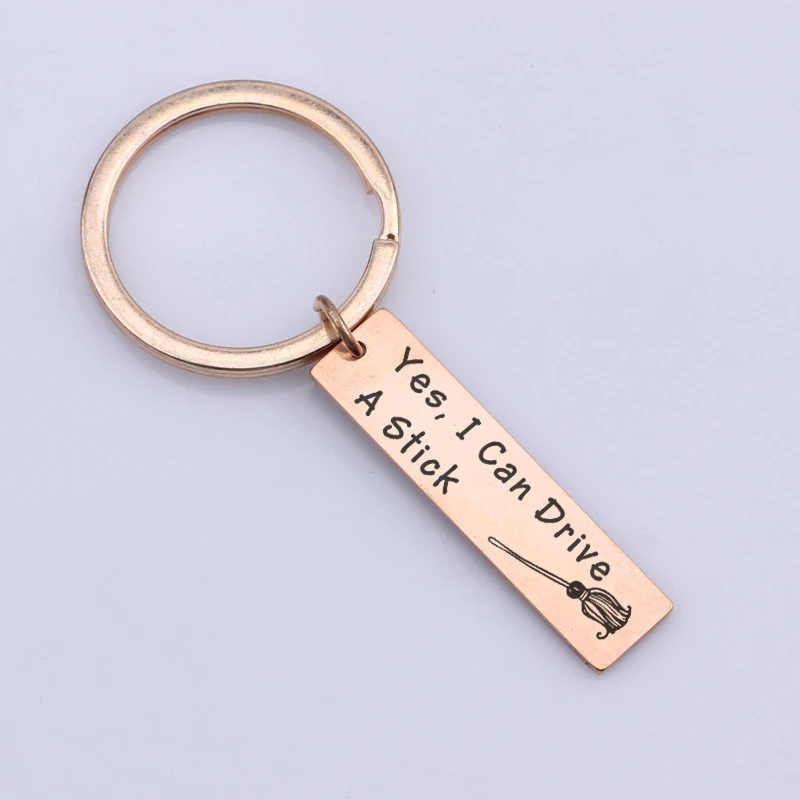 Брелок Хэллоуин надпись да я могу управлять палкой Ведьмак волшебница Летающая