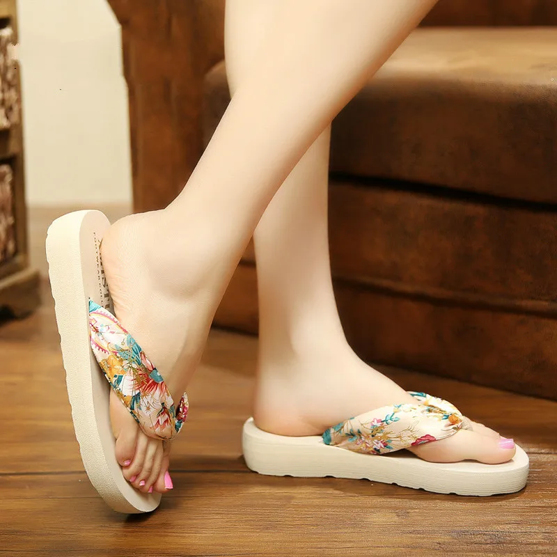 

Girl and Mother Matching Beach Slippers Bohemia Parent Hand Drag Flowers Non-Slip Summer Slipper Holiday Travel Beach Shoes