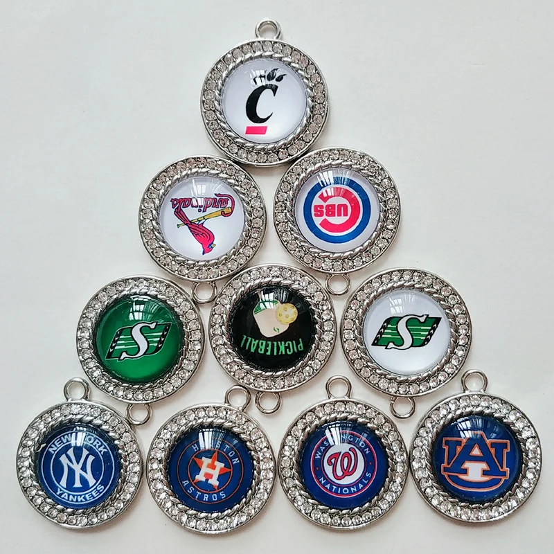 Кулон в виде Бейсбольного игрока с кристаллами мужской и женский браслет