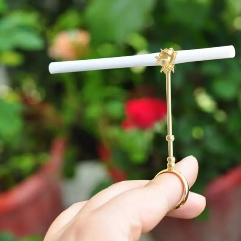 

Cigarettes Holder Ring Rack Vintage Adjustable Smoking Accessories Smoker Gifts Cigar Stand Metal Finger Clip Dropshipping 2021