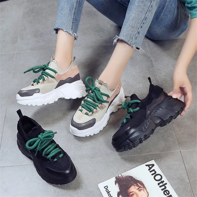 Женские кроссовки на толстой подошве повседневные Черные массивной платформе в