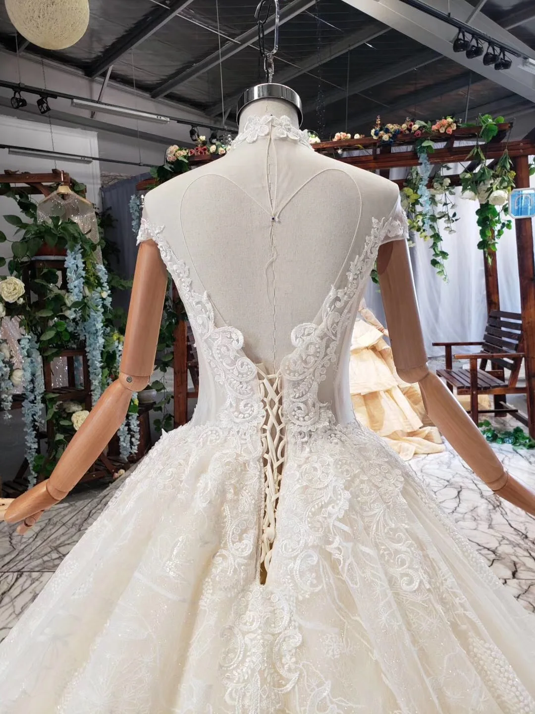 

2019 Korean Europ Style Lace Up Ball Gown High Quality Angel Wedding Dresses Customized Plus Size Lace Bridal gown