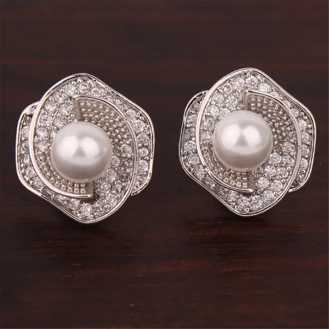 Клипсы жемчуг. Клипсы ciner с жемчугом. Серьги клипсы с жемчугом. Клипсы ciner с жемчугом. Двойные серьги с жемчугом.