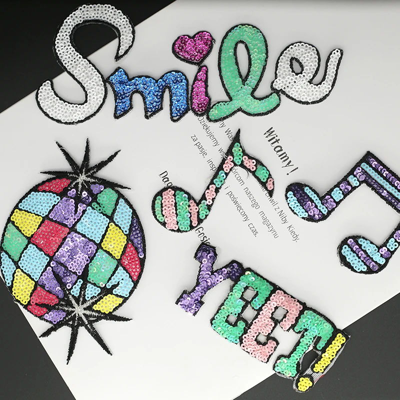 Вышитый логотип Smile YEET нашивки с блестками для одежды вышитыми буквами и