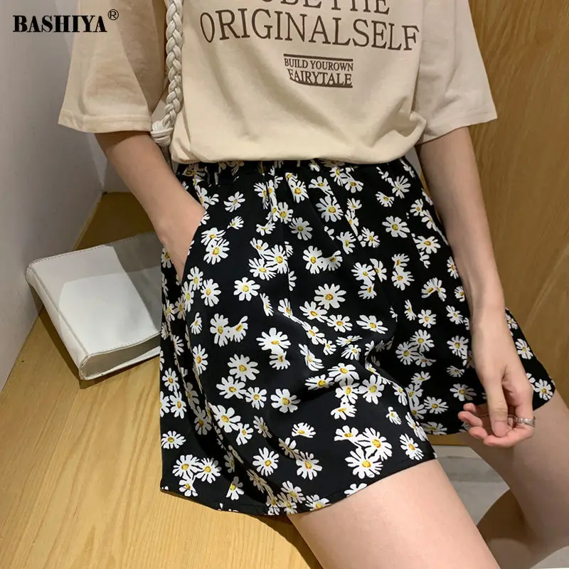 

Women Vintage Floral Print Sexy Harajuku Loose Dropshipping Kawaii Ruffle Pleated Summer Korean Streetwear Elastic Waist Shorts