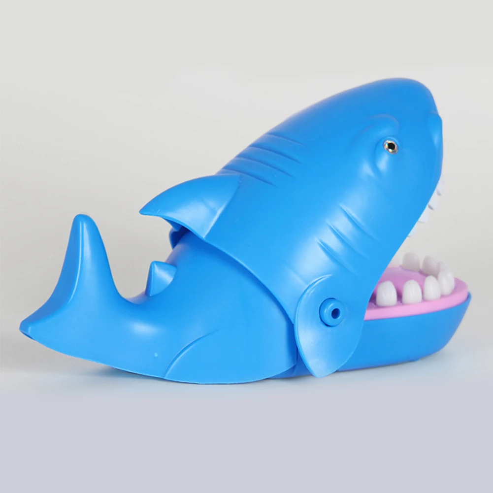

Cartoon Shark Shape Tricky Biting Finger Toy Parent-child Interactive Board Game