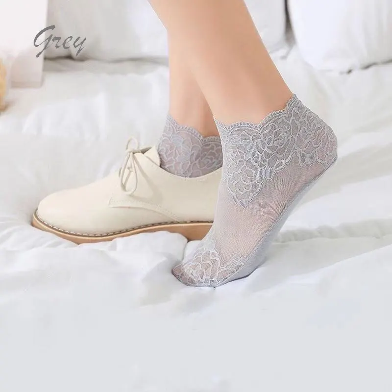 Sexy Low Invisible Ankle Transparent Hollow Out Socks Spring Summer Woman Lace Flower Short Boat Sock Non-slip Short Socks