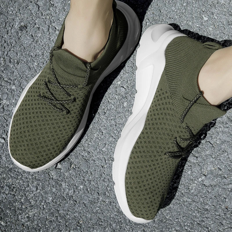 

New Breathable Men Running Shoes Outdoors Ultra Light Men Sneakers Black Simply Lace Up Low Top Sport Shoes Men Walking Shoes