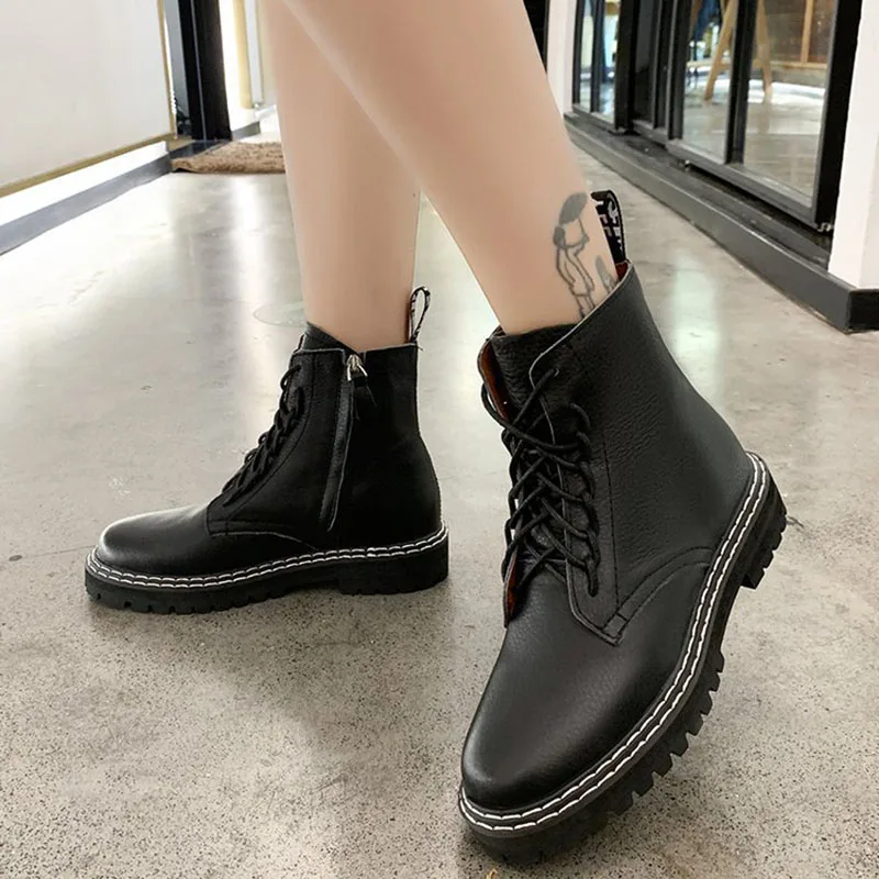 Зимние ботинки женские черные теплые средней высоты на шнуровке и молнии в