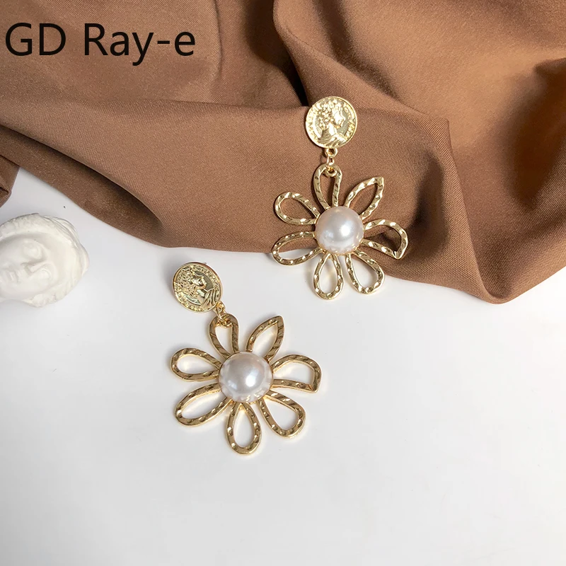 

Fashion Geometry Baroque Pearl Earrings for Women Vintage 2021 New Flower Human Head Tassel Earring Bride Jewelry Trendy1489