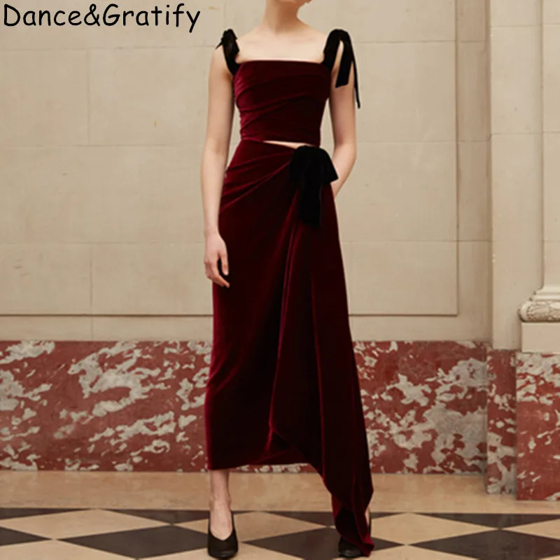 Длинное осенне-весеннее винтажное приталенное вельветовое платье на шнуровке