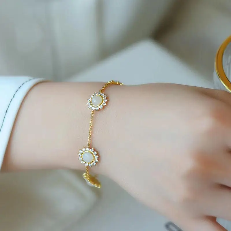 

Silver Inlaid Natural Hetian Chalcedony Daisy Sun Flower Bracelet Elegant Fresh Glamour Shape Ladies Brand Jewelry