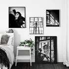 Модный сексуальный женский плакат, танцевальная девушка, крыло, окно, Настенная картина на холсте, черно-белые художественные принты, скандинавские картины, домашний декор