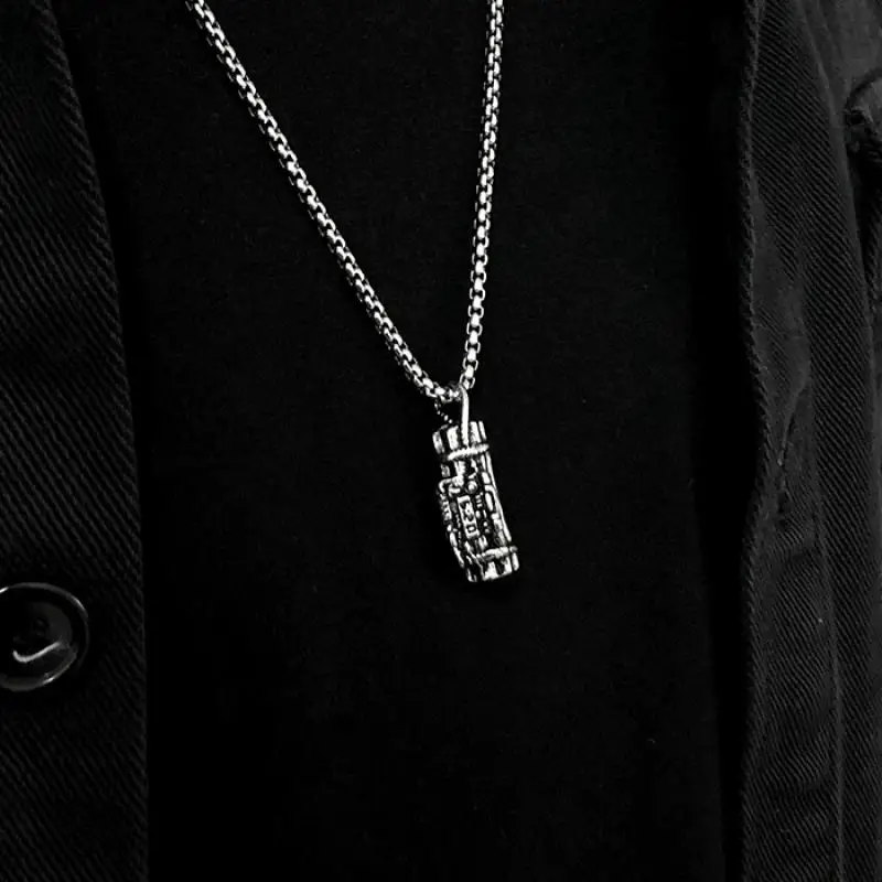 

Men's Dynamite Pendant Street Hip Hop Retro Exaggerated Punk Style Time Bomb Necklace Jewelry Gift
