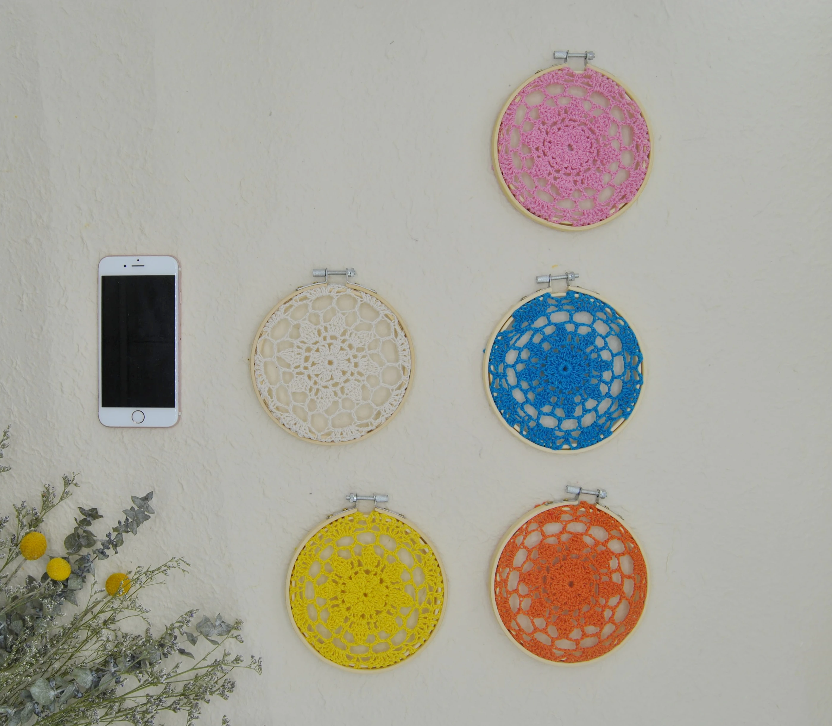 

Nordic handmade macrame dreamcatcher Woven knitted wall hanging tapsey Room decoration Farmhouse decor No.B009 diameter 13cm