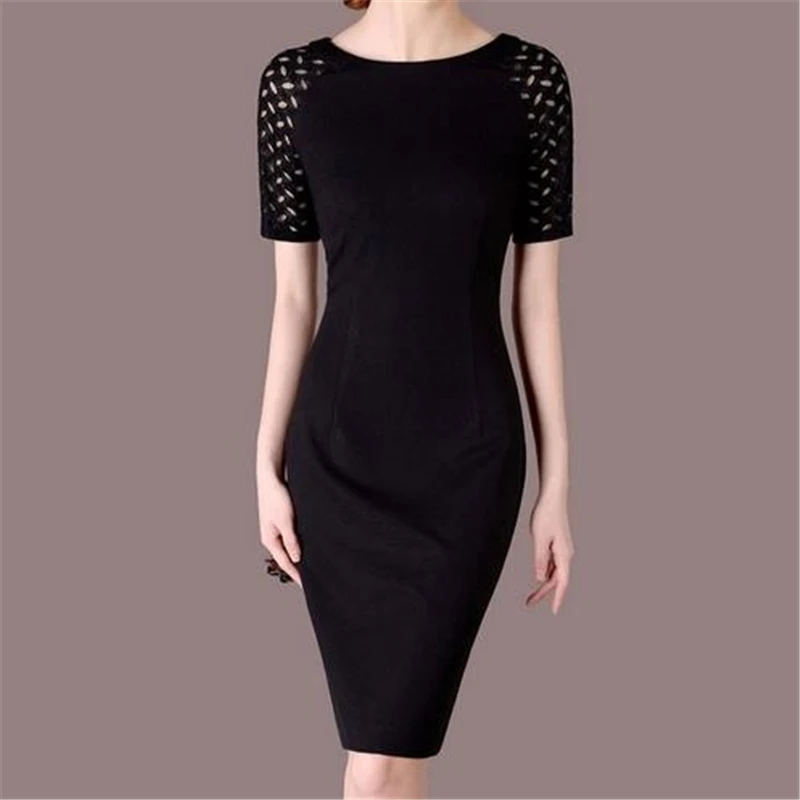 

Женское облегающее платье на молнии с рукавом три четверти и круглым вырезом