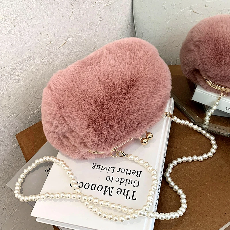 

Winter Plush Fashion Shoulder Bags Female Soft Handbags Messenger Pack New Cute Women Clutch Purse Solid Color Pearl Chain Tote
