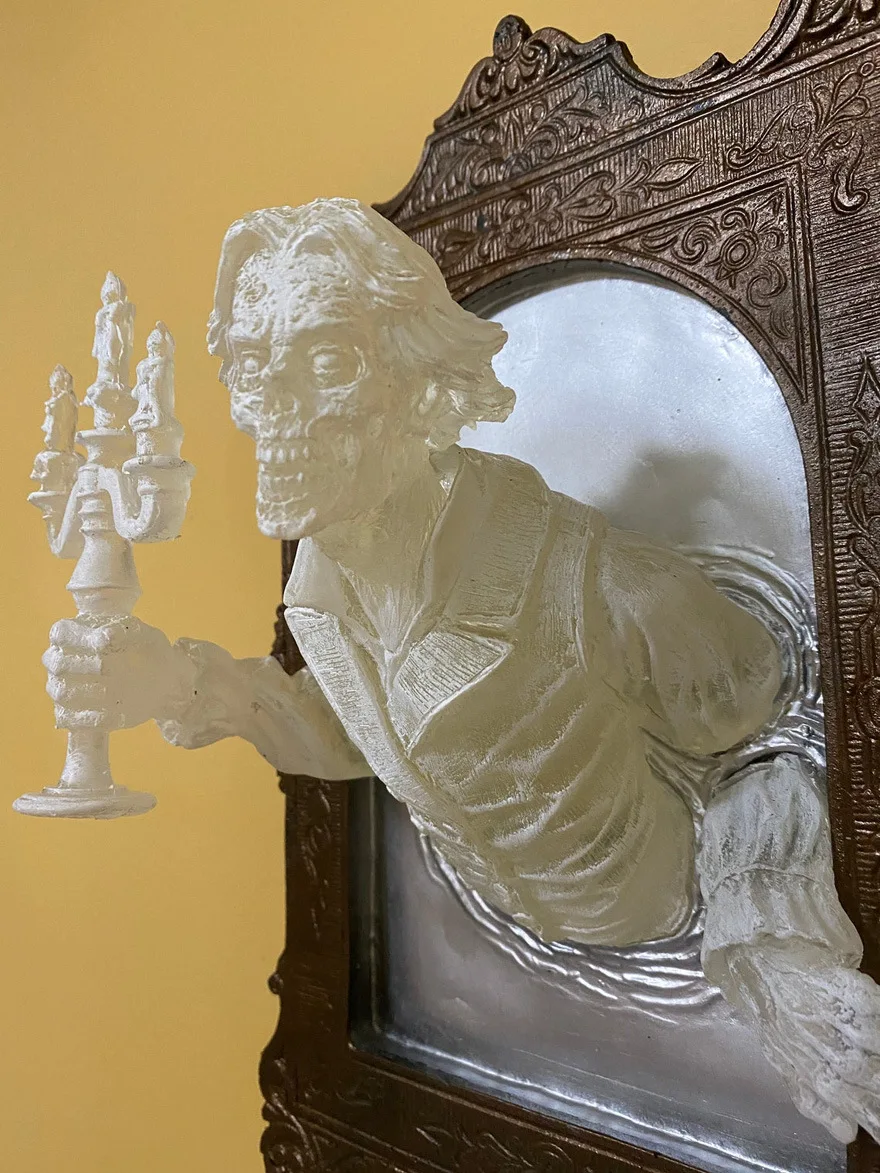 

Spooky Wall Sculptures Ghosts Emerging From A Mirror Decoration Creative Mirror Photo Frame Halloween Props