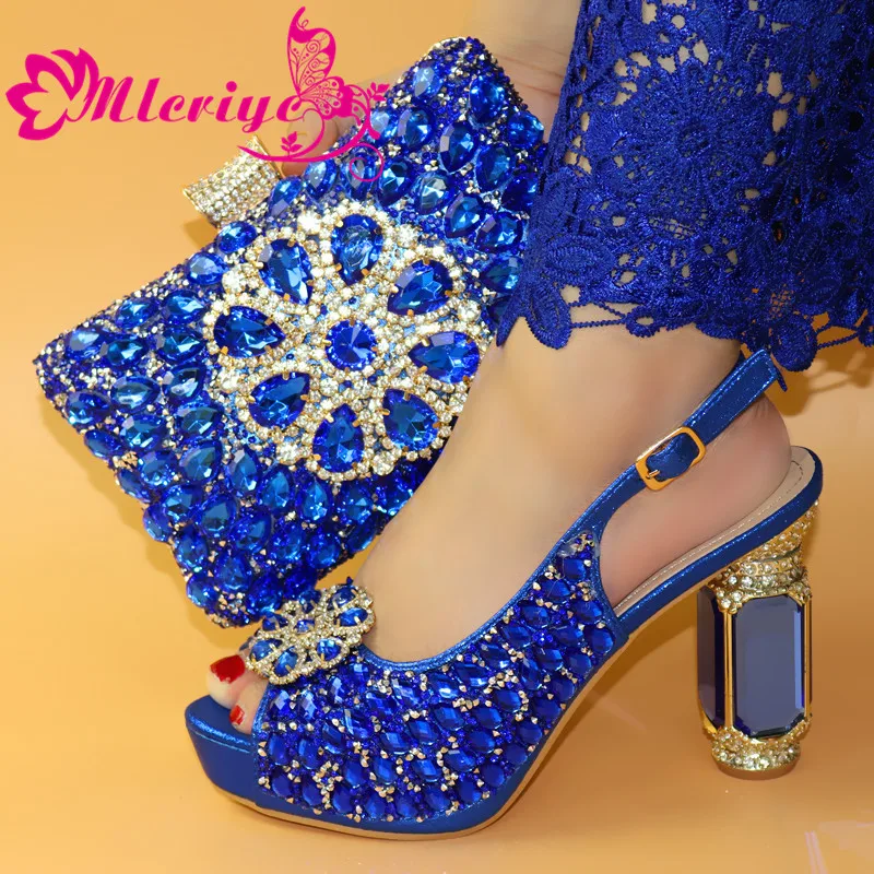 Новое поступление вечерние туфли и сумочка золотистого цвета в африканском