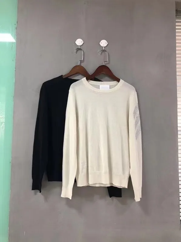 

Women Sweater New Round Neck Pullover Commuter Two-color Cashmere Sweater