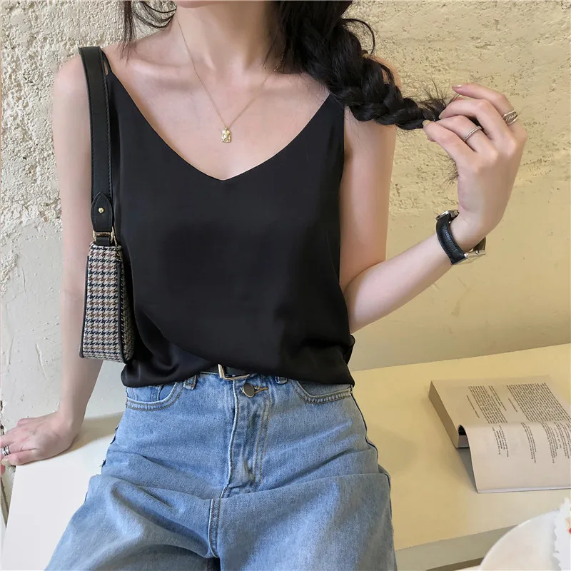 Женские шелковые атласные черные облегающие футболки с v-образным вырезом и
