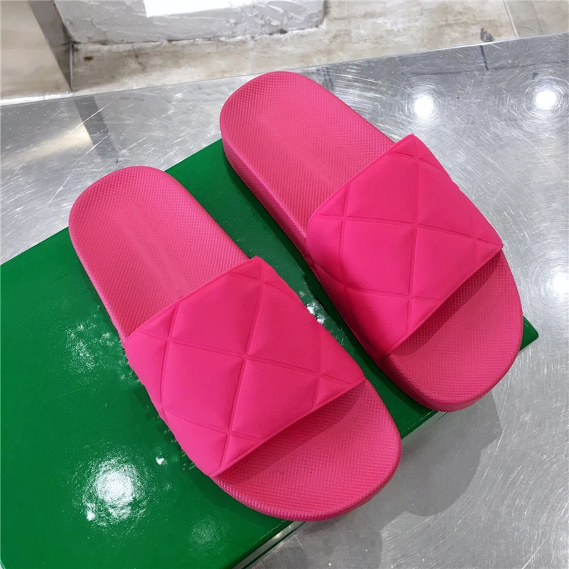 

New Summer 2021 Flat Slippers Women Sexy Open Toe Slip-on Runway Beach Slides Outwear Holiday Shoes Woman