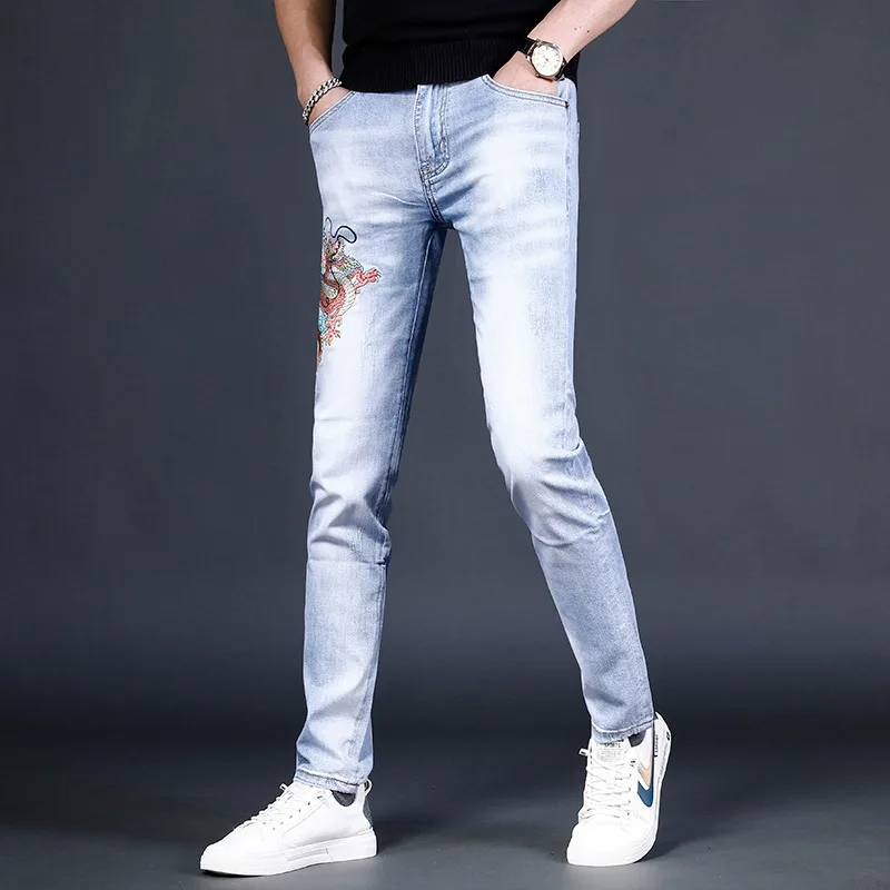 2022 New Summer Jeans Men Fashion Dragon Embroidered Pants Light Blue Jean Streetwear Casual Slim Fit Denim Trousers
