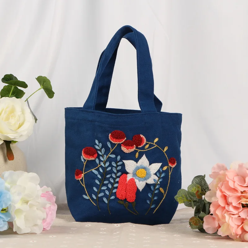

Bento BAG canvas bag exquisite handmade bag DIY cloth European embroidery material bag. Give away embroidery bandages.