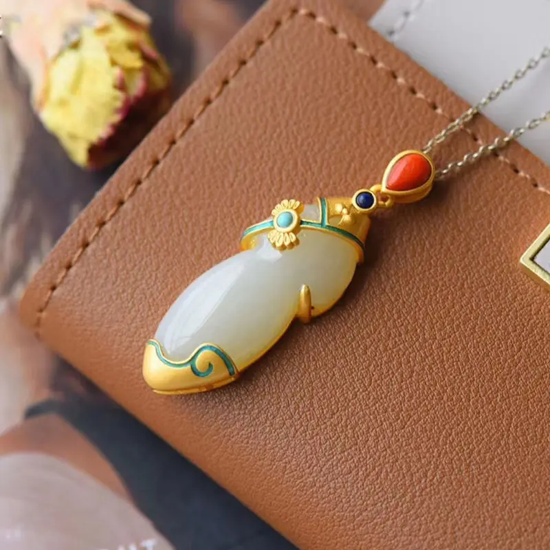 

Original Natural Hetian White Jade Inlaid 925 Sterling Silver Ancient Style Thick Gold Cheongsam Pendant Beautiful Chinese Color