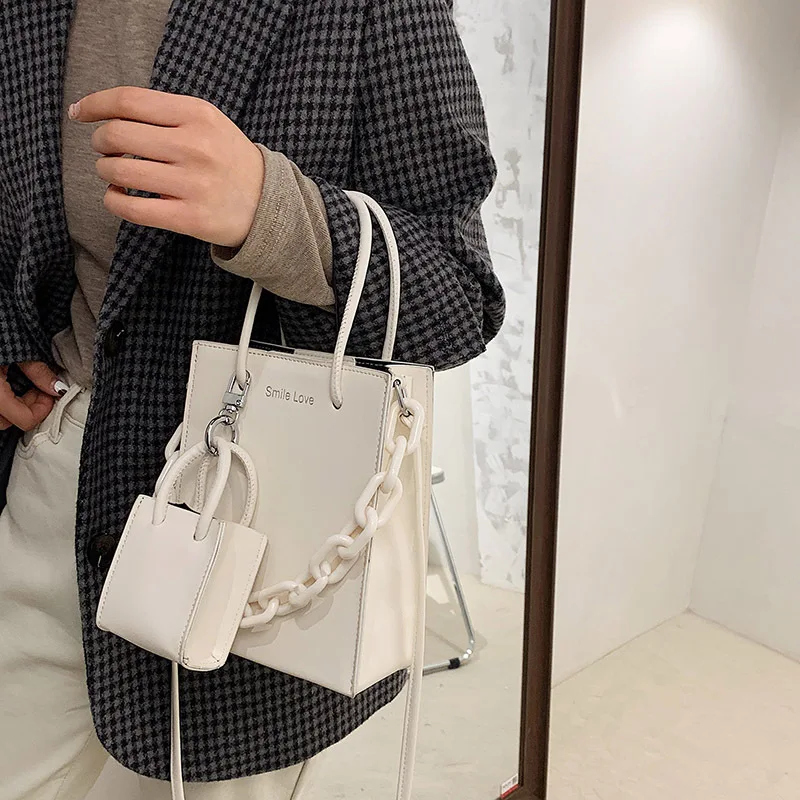

2021 New Trendy High-quality Leather Messenger Bag Simple Fashion Bucket Bag Lady Chain Handbag Brand Designer Small Square Bag
