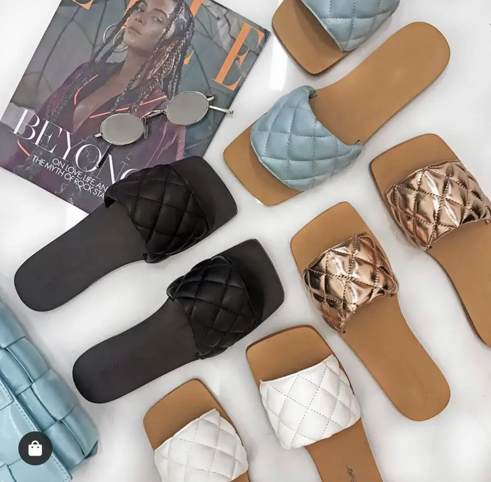 

PVC Beach Women Slipper Fashion Sandal Summer Square Toe Flat Slide Ladies Fashion Light Slip On Sandals Woman Shoes